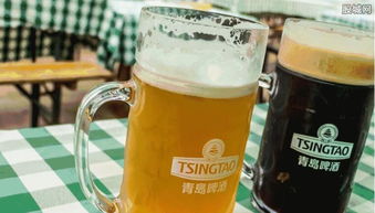 青岛粉丝手持青岛啤酒瓶整齐挥舞助威