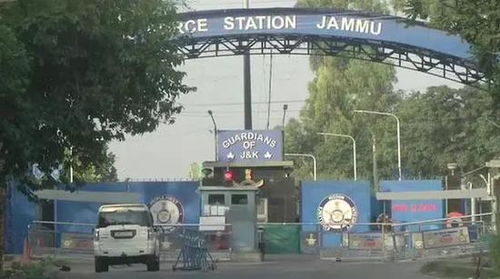 印度空军基地爆炸后现场图片