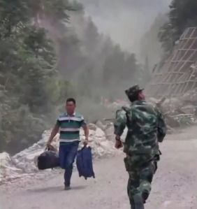 汶川地震幸存者刘银旭微笑照片