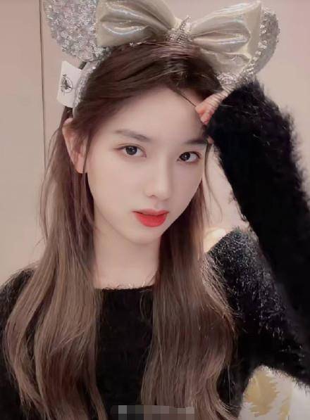 李凯馨旧照与网络流传的模拟道歉声明