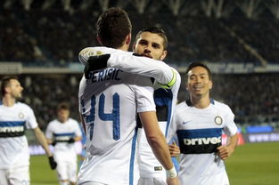 巴萨4-3皇马 姆巴佩戴帽难救主｜欧冠战火再燃 球迷热血沸腾