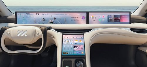 智己L6车内智能座舱展示