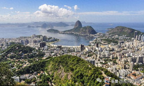 巴西里约热内卢城市景观与风力发电场