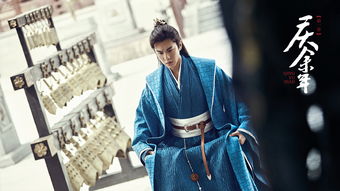 她的遗物不多，王权弘业是其中一个