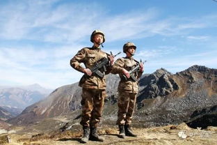 印巴边境夕阳下的哨兵站岗