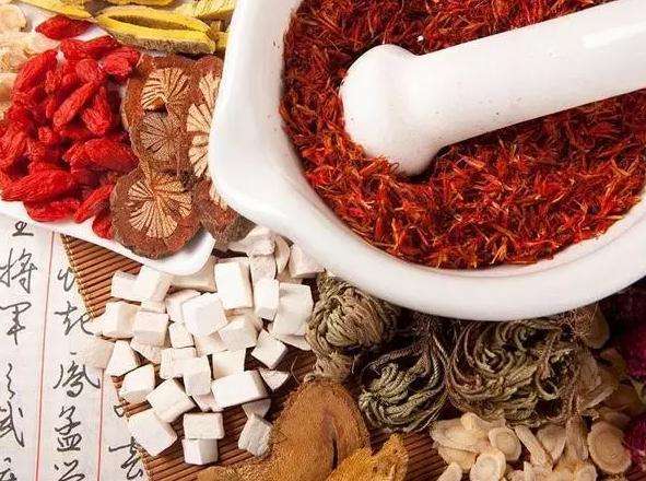 孟子义输的液都是冰美式？当明星养生遇上中西混搭潮流