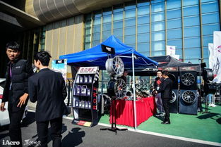 展商布置展位现场