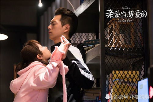 李现未来感金属外套造型走红毯