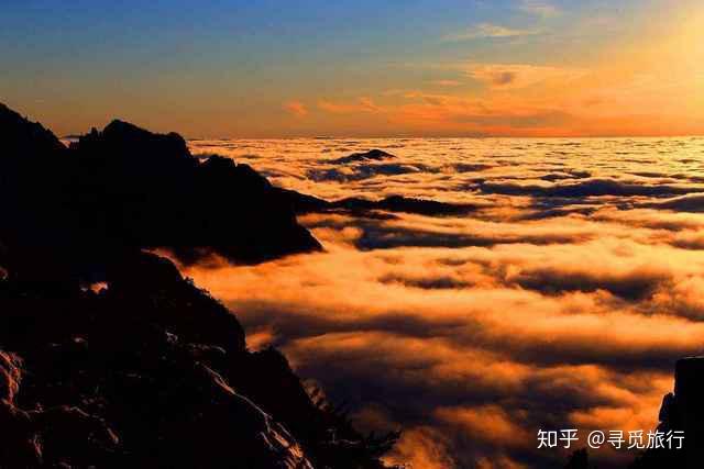 黄山光明顶云海日出