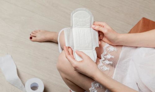 学校卫生间内的卫生巾自动贩卖机