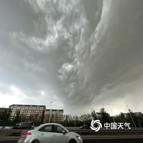 北京突现冰雹天气，我亲历这场“天降石头”的惊魂时刻