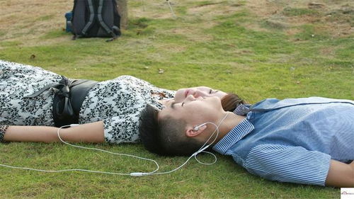 身高1.68米的小伙与2.2米的女子相恋：女朋友已经怀孕3个多月了