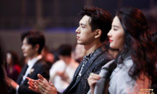 刘亦菲与李现CP粉制作的创意配图