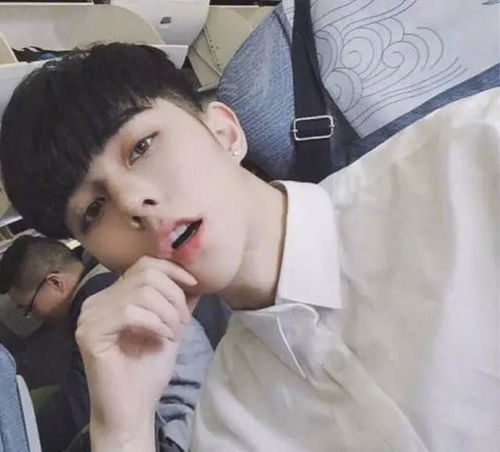 日本高中生上课场景