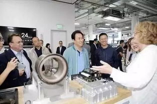 贾跃亭在美国工厂视察FF91汽车生产