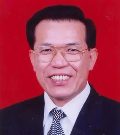 卢瑞华年轻时的工作照片