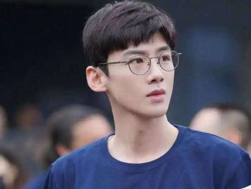 邓科在《开端》拍摄现场