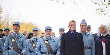 人民日报点评《人生若如初见》：时代浪潮下的青春抉择与家国情怀