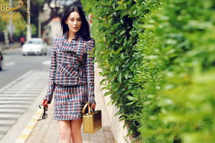 张馨予戛纳花棉袄造型