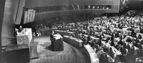 中国代表在联合国会议中发言