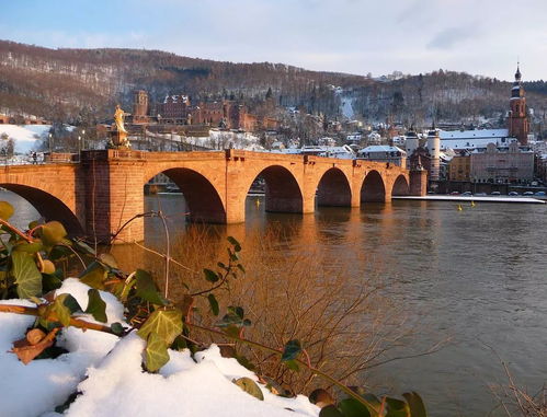 库都尔河畔的老桥