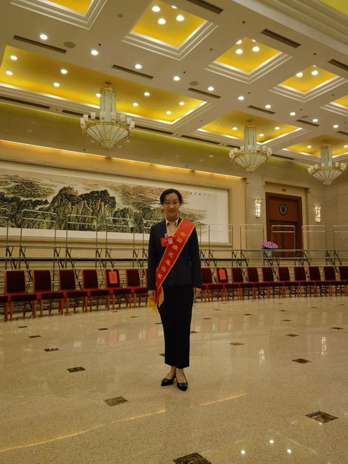 姜昭鹏接受校方表彰照片