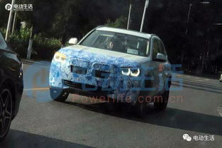 宝马iX3电动车停在街头