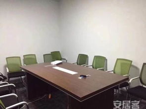 工程团队讨论投标方案