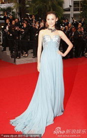 杨幂戛纳红毯造型
