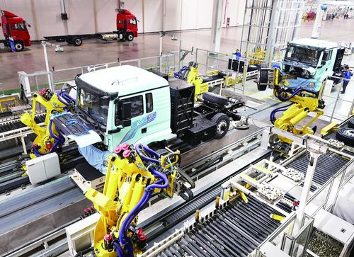 新能源汽车生产线机器人装配场景