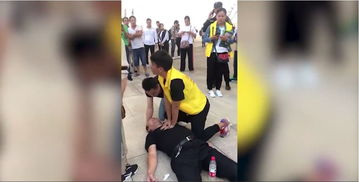 韩宝鑫街头救人现场