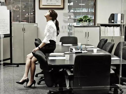 中年人都有的通病：焦虑、固化与孤独的三重奏