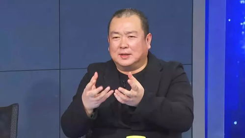 刘江导演在剪辑室工作