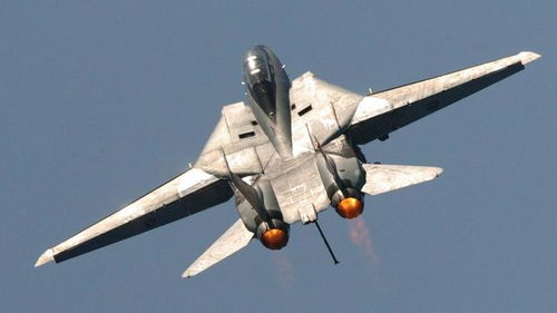 歼10CE战机展示武器挂载能力