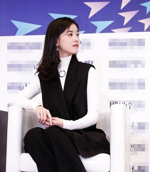 章泽天徒步旅行穿搭