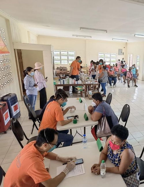 中国医疗队在加勒比地区援助现场