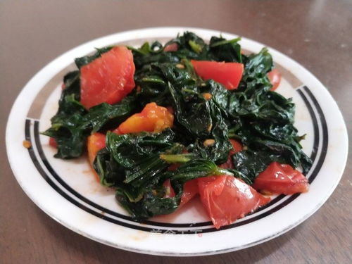 炒红薯叶配西红柿