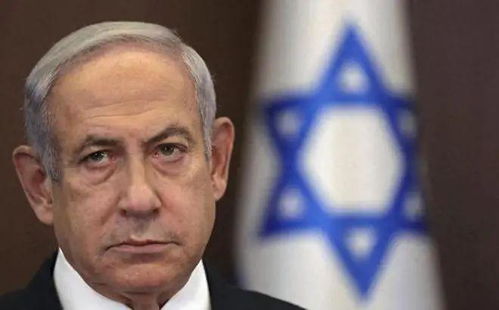 以色列总理与伊朗领导人对比图