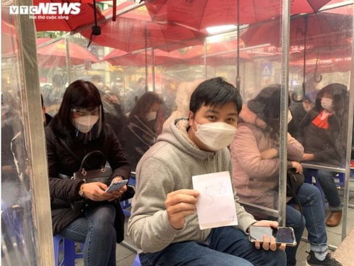 金价踩下“急刹车”：有人排队抛售 有人抄底抢购