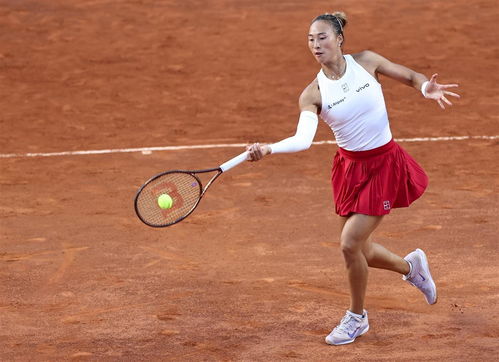 郑钦文再败高芙，但罗马站强势晋级八强，未来可期！