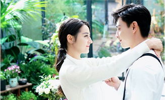 女主角与宣夜在咖啡馆温馨对话的剧照<br><br><p>所以，“<strong>魏劭谁懂啊宣夜我懂</strong>”这句热搜词，其实是我们在借角色之名，表达自己的情感需求。</p><br><h2 id=