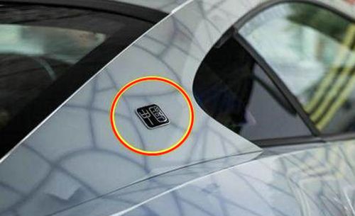 法拉利车内仪表盘特写