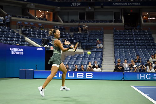 郑钦文罗马再战萨巴伦卡！中国金花能否打破‘魔咒’？