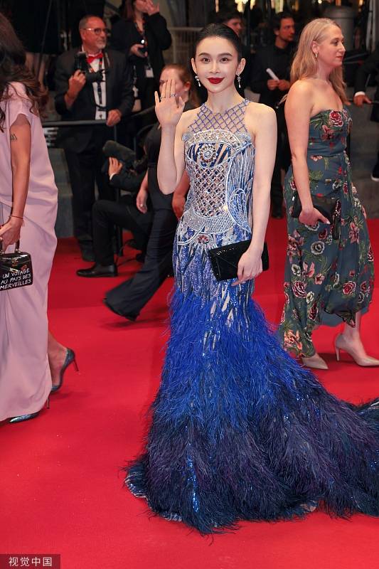 阿汤哥和赵樱子戛纳红毯握手，网友：神仙同框！