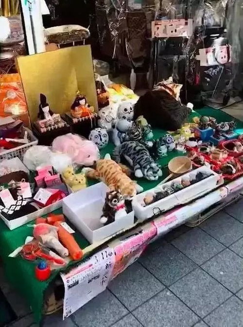 旧书摊场景<h2 id=