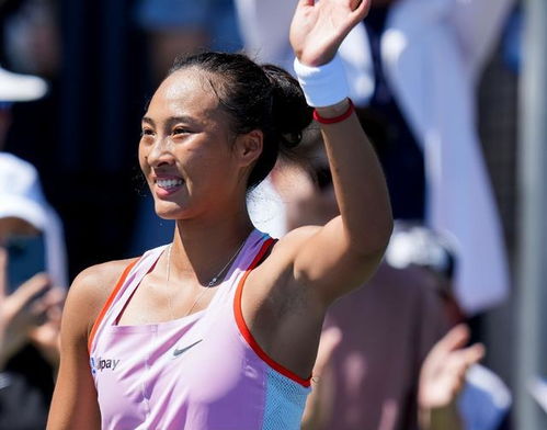 7次交锋首胜萨巴伦卡 郑钦文晋级WTA1000罗马站四强