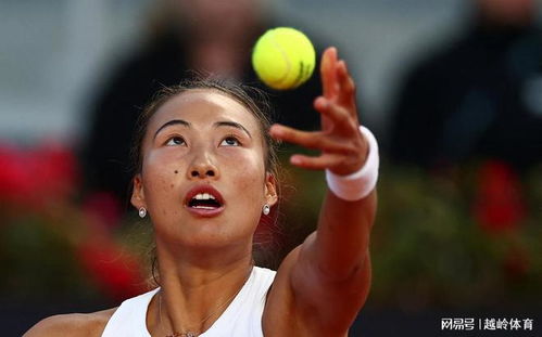 郑钦文与安德莱斯库对打瞬间