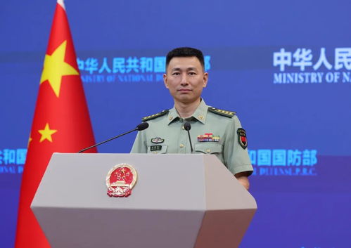 张晓刚大校在社交媒体上与网友互动的截图示意图