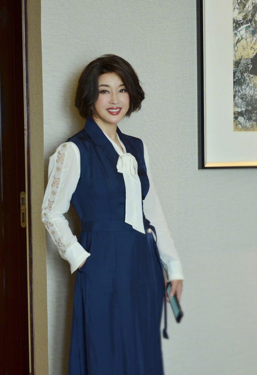 刘晓庆与妹妹刘晓红合照旧照