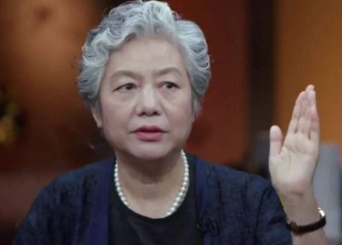 R1模型在多个评测榜单表现优异